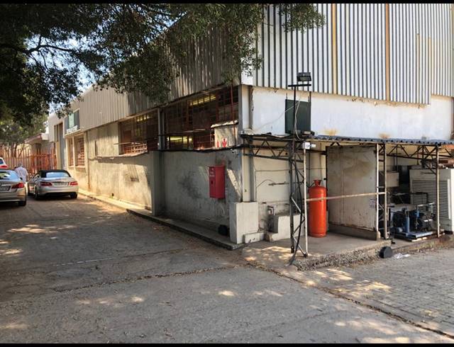 3,000M² WAREHOUSE FOR SALE IN BOLTONIA